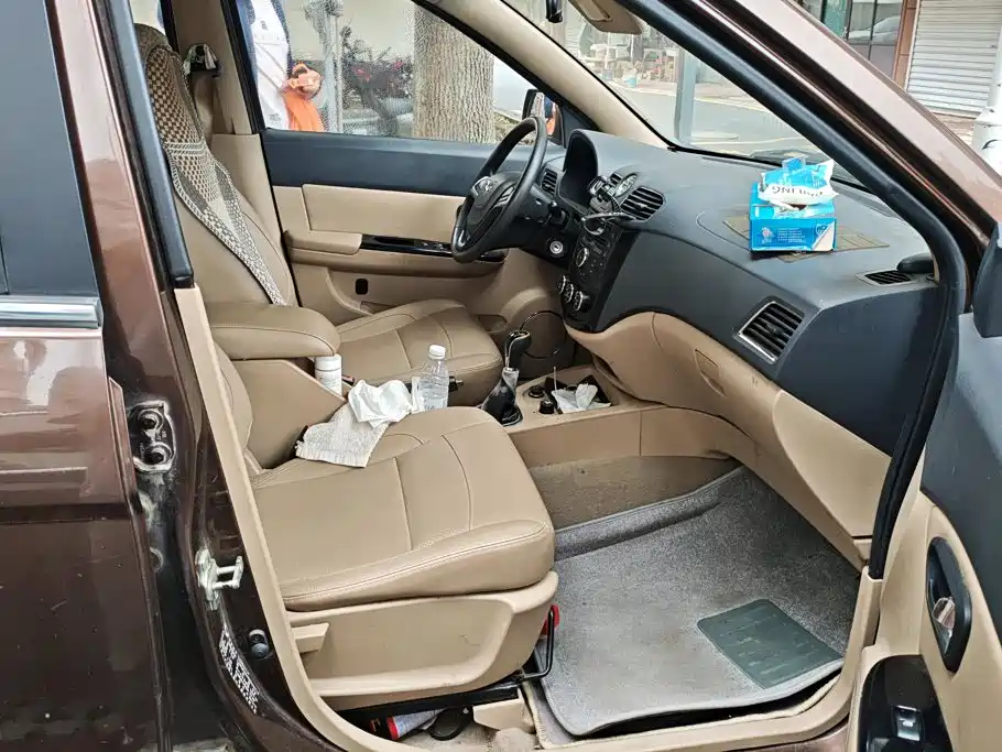 Wuling Hongguang — миниатюра 8