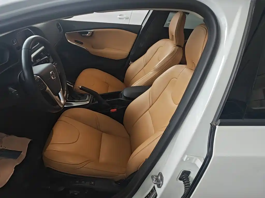 Volvo V40 — миниатюра 15