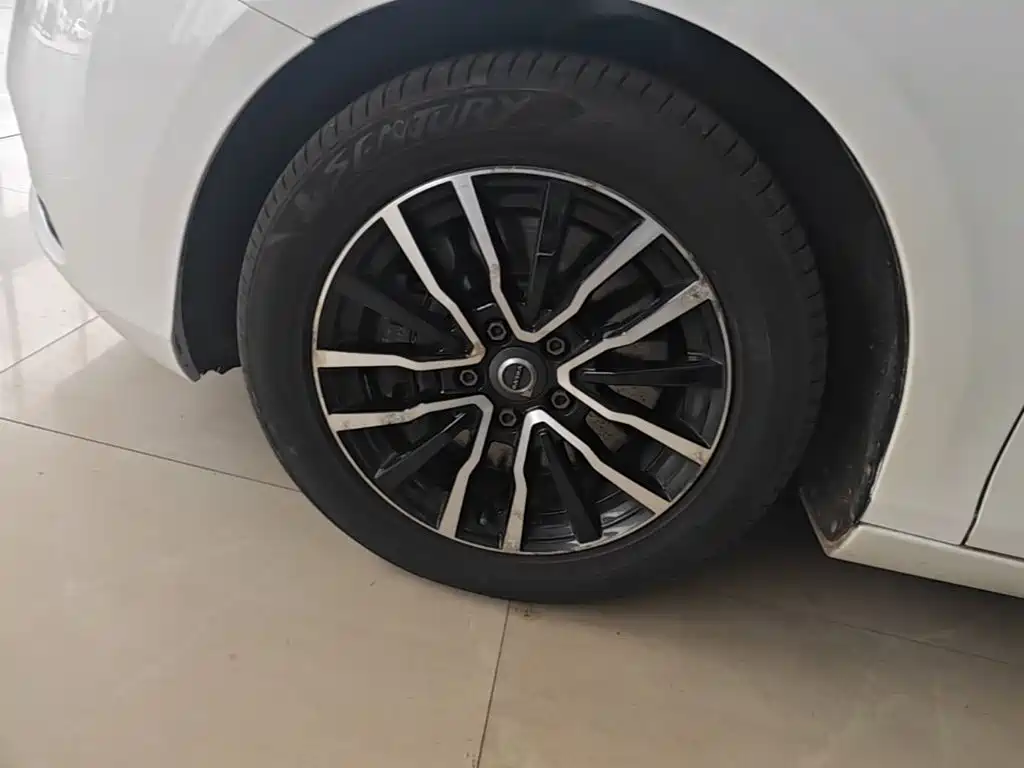 Volvo V40 — миниатюра 23