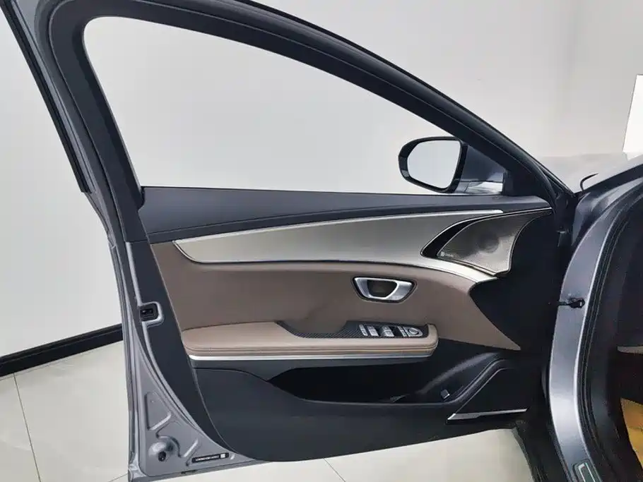 BYD Han — миниатюра 7