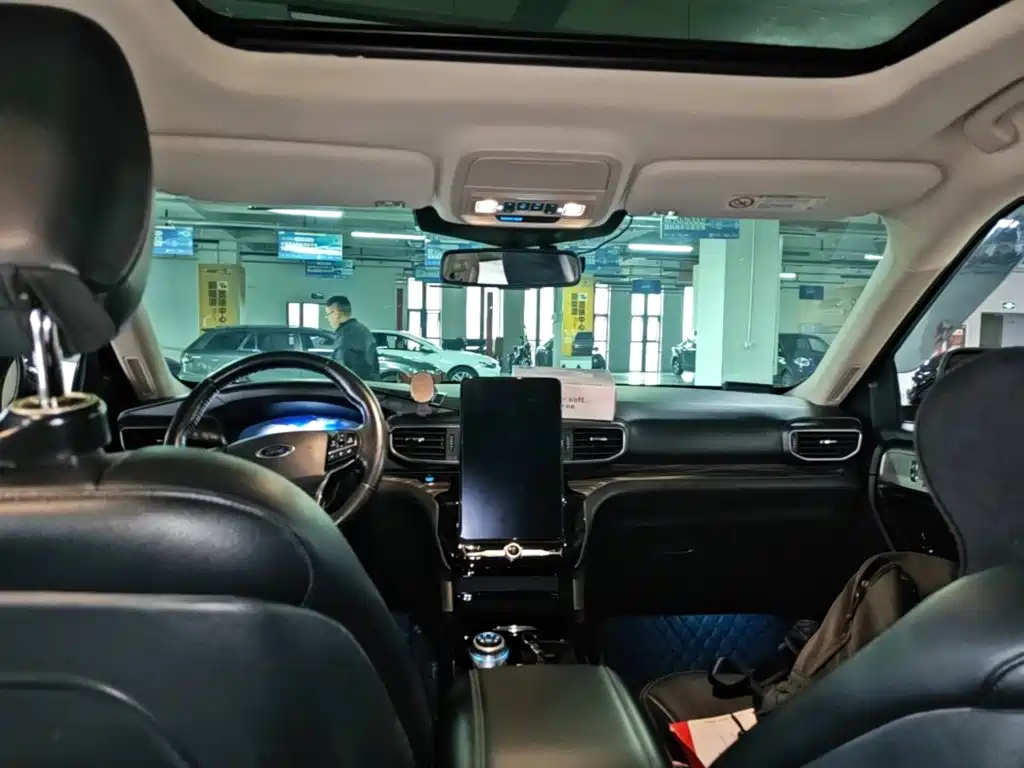 Ford Explorer — миниатюра 18