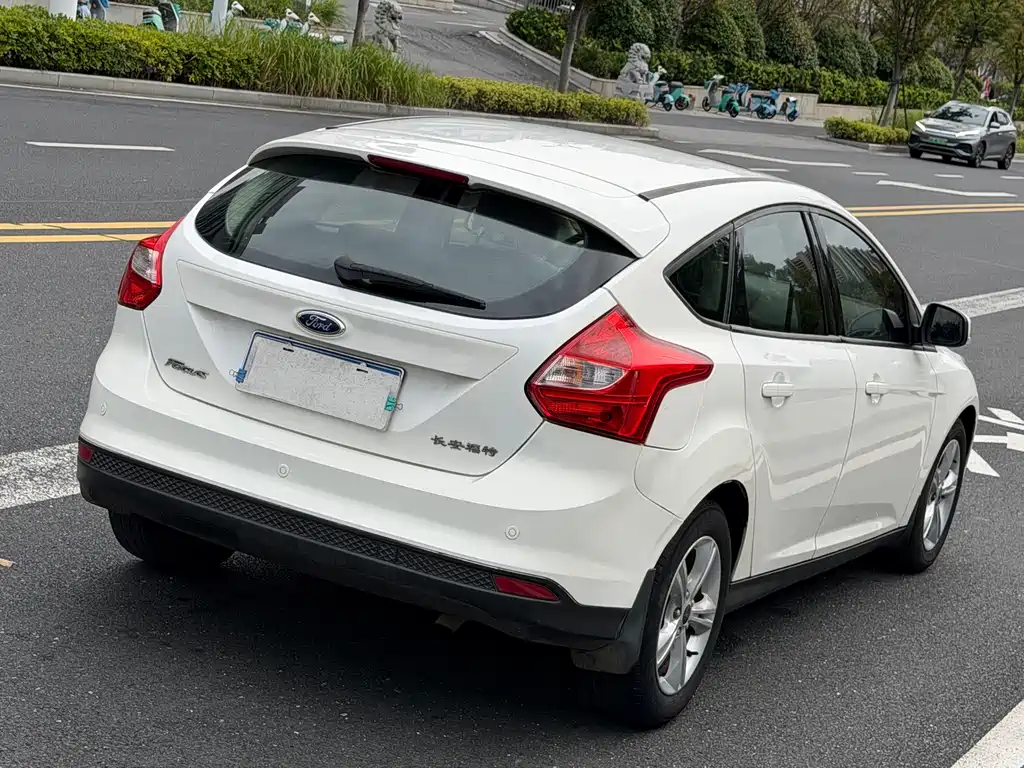 Ford Focus — миниатюра 6