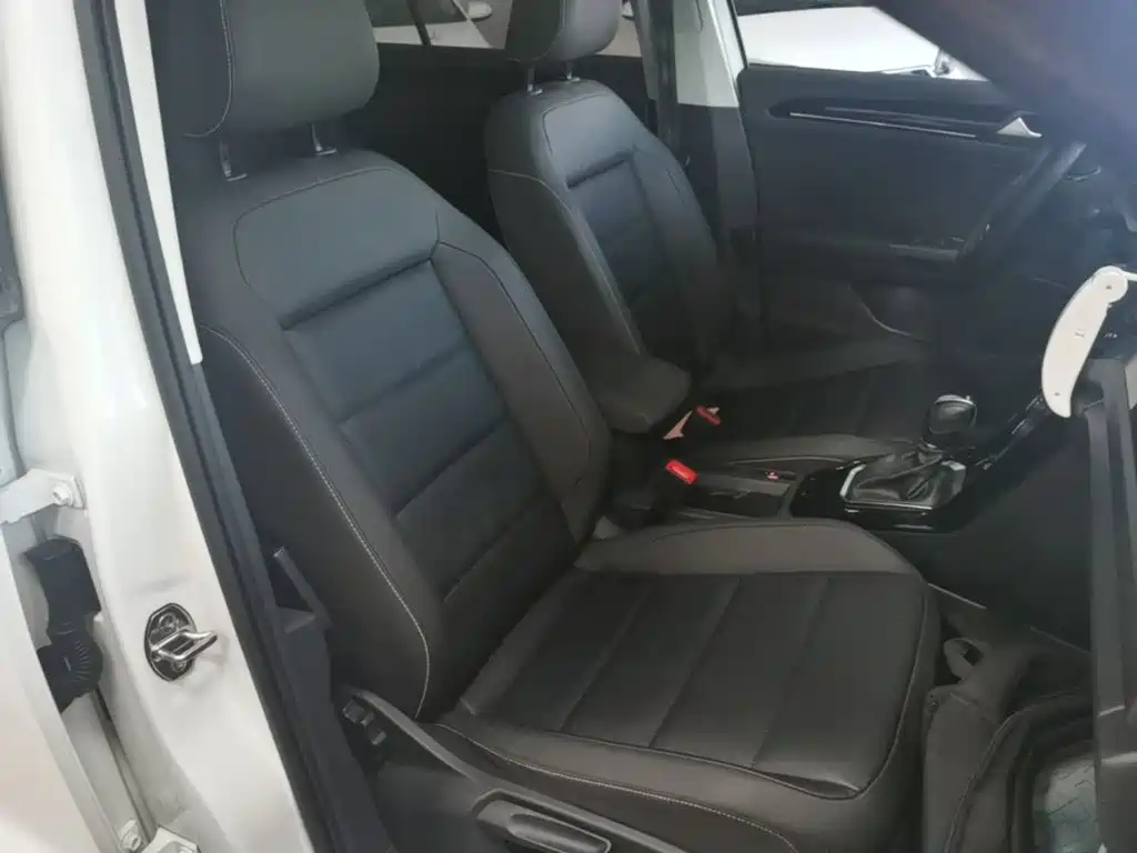 Volkswagen T-Roc — миниатюра 25