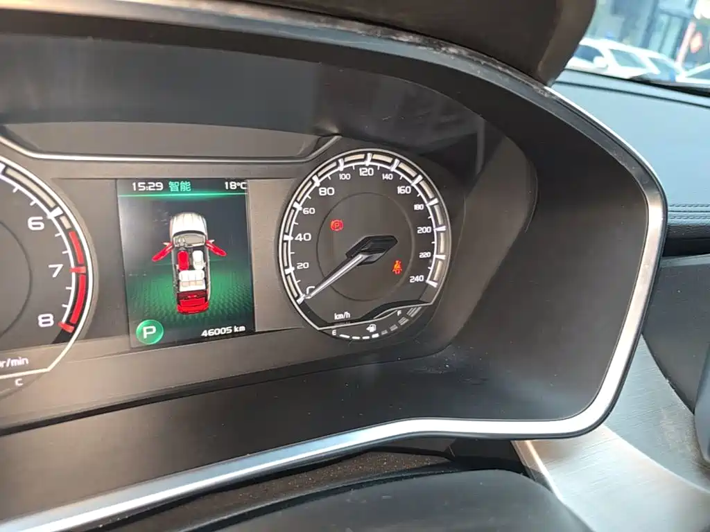 Geely Binyue — миниатюра 12