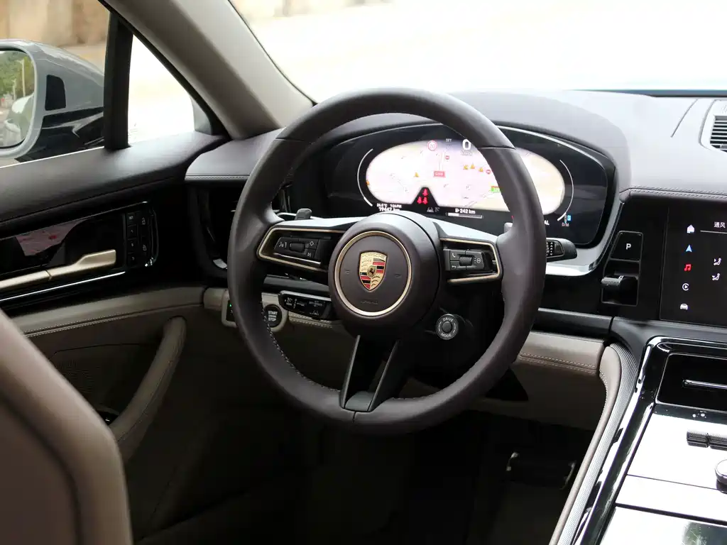 Porsche Panamera — миниатюра 8