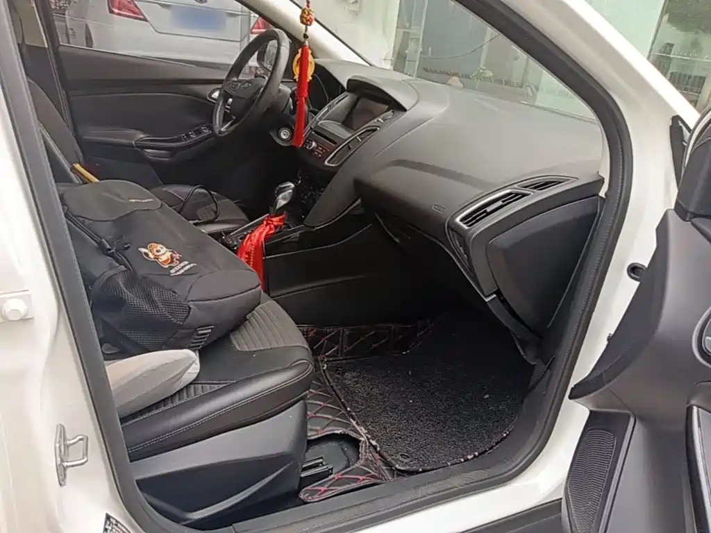 Ford Focus — миниатюра 25