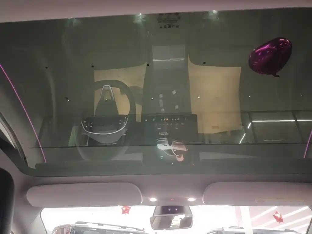 Tesla Model 3 — миниатюра 18