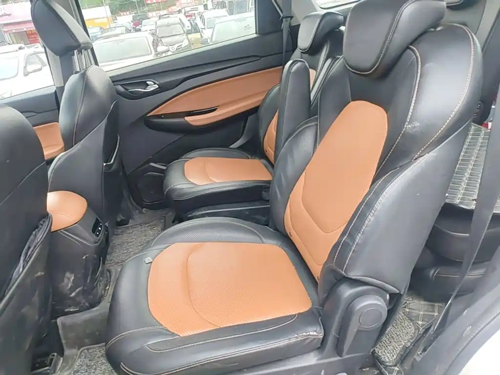 Wuling Hongguang S3 — миниатюра 17