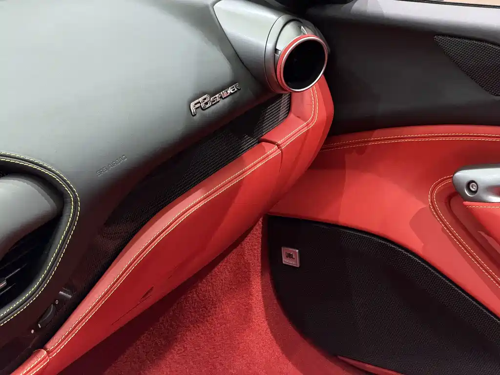 Ferrari F8 — миниатюра 7