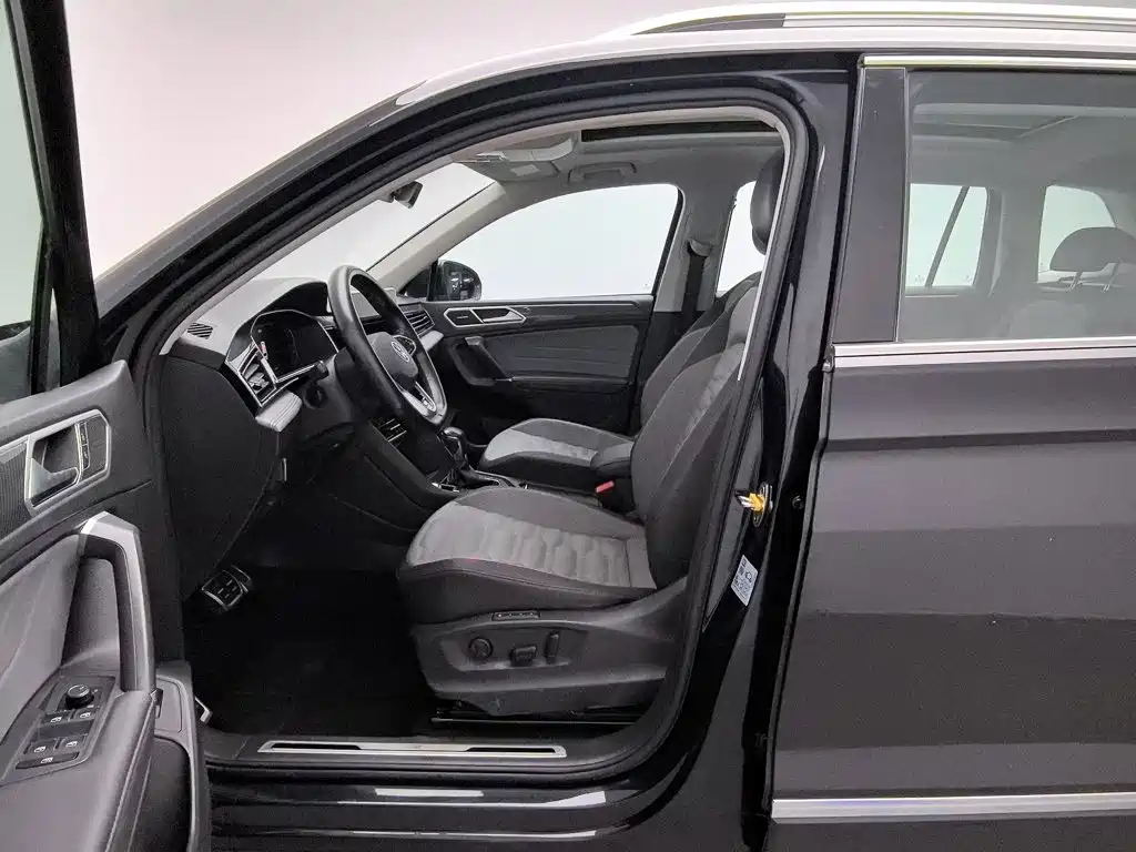 Volkswagen Tiguan L — миниатюра 10