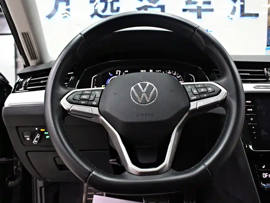 Volkswagen Magotan PHEV — миниатюра 5