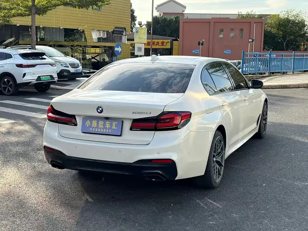 BMW 5 SERIES