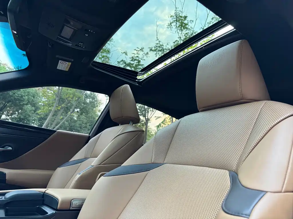 Lexus ES — миниатюра 16
