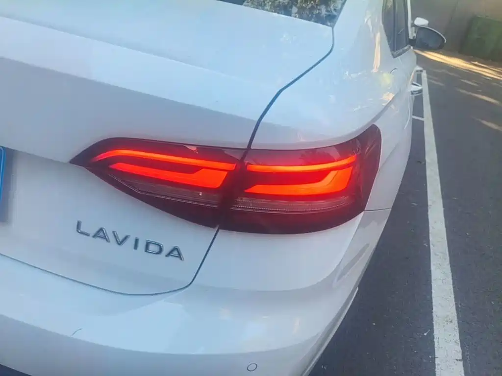 Volkswagen Lavida — миниатюра 8