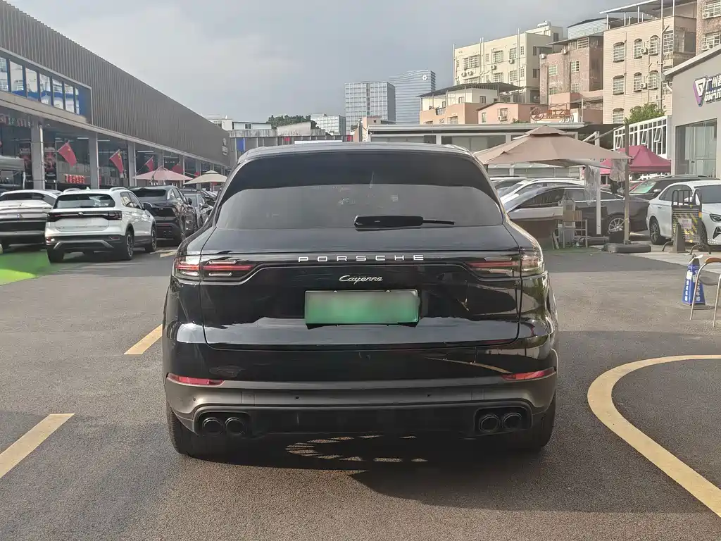 Porsche Cayenne Hybrid — миниатюра 9