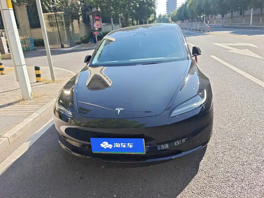 Tesla Model 3 — миниатюра 2