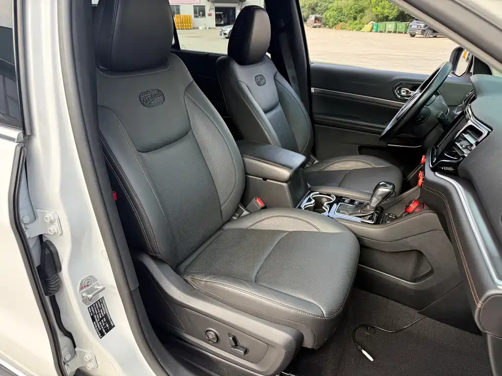 Jeep Grand Commander — миниатюра 12
