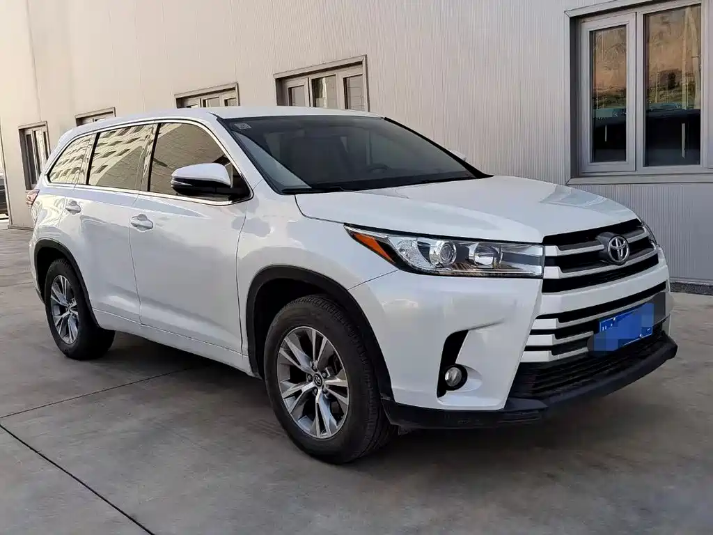 TOYOTA HIGHLANDER