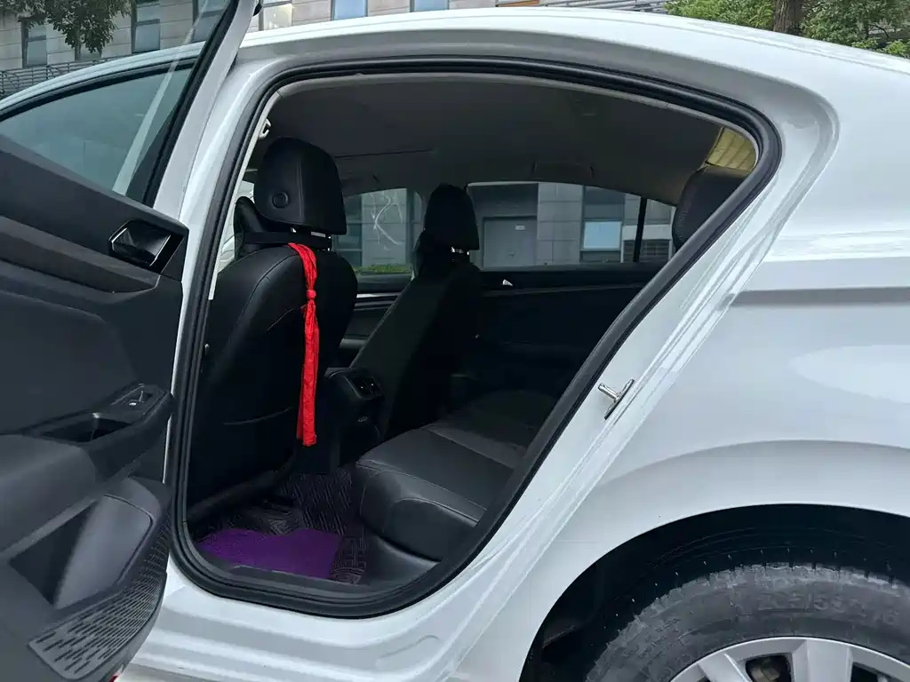 Volkswagen Bora — миниатюра 8