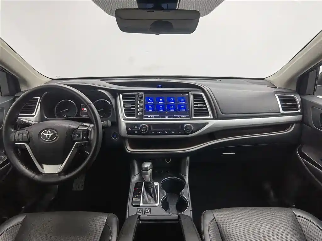 Toyota Highlander 2018 2.0T Luxury 7 мест V