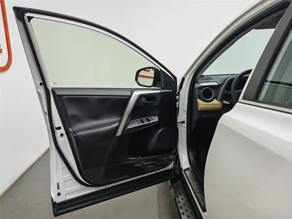Toyota RAV4 2016 2.0L CVT V