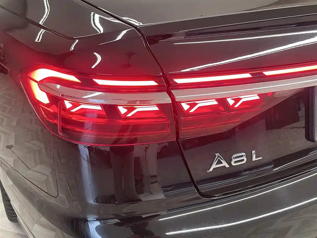 Audi A8 2023 A8L 45 TFSI quattro Luxury