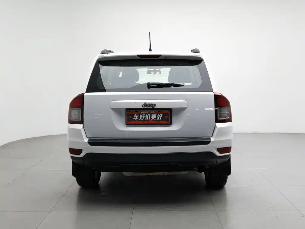 Jeep Compass (Import) — миниатюра 4