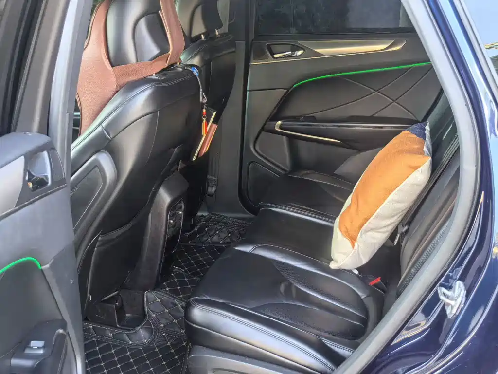 Lincoln MKC — миниатюра 6