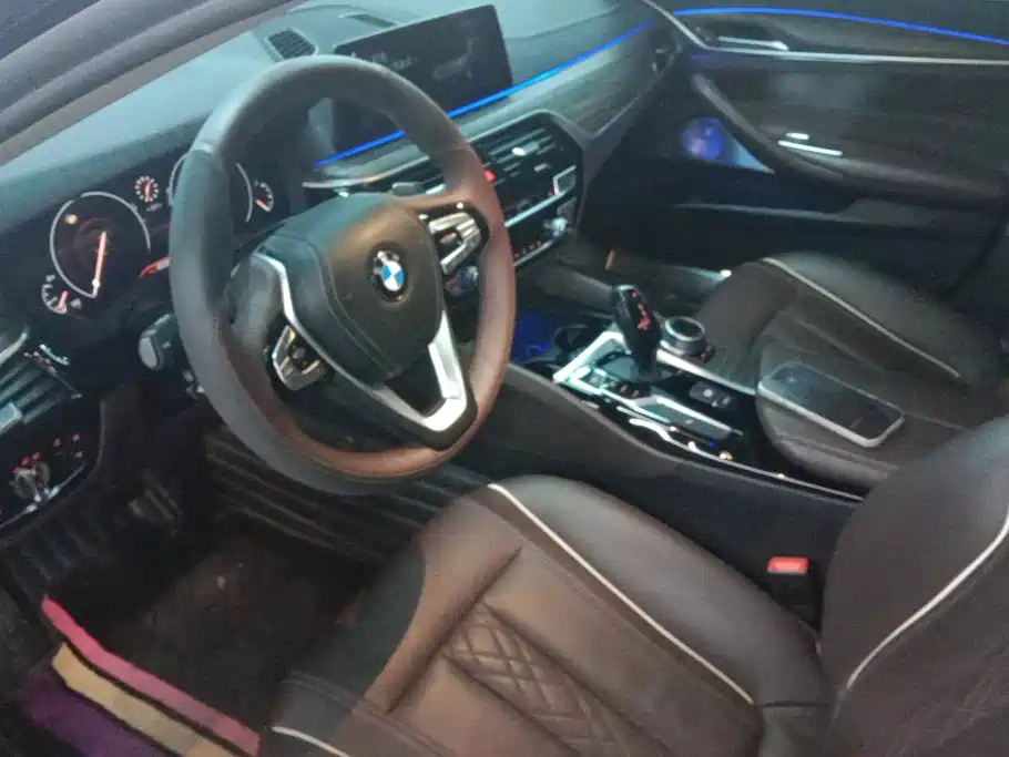 BMW 5 Series — миниатюра 9