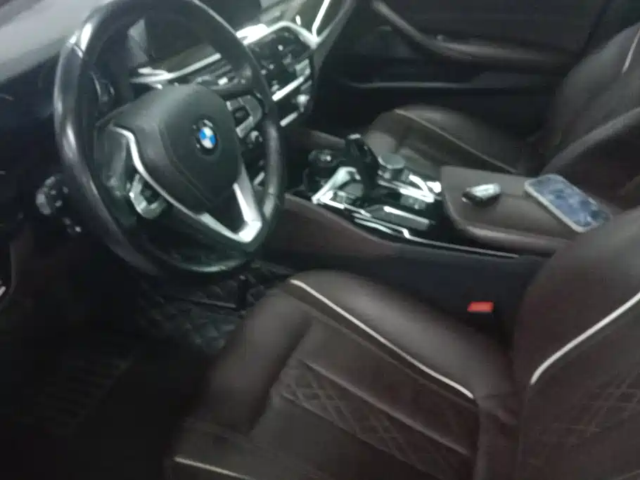 BMW 5 Series — миниатюра 9