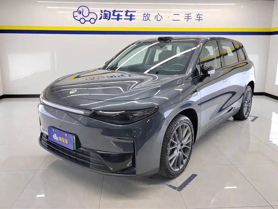 ZERO-RUNNING CAR ZERO RUN C10