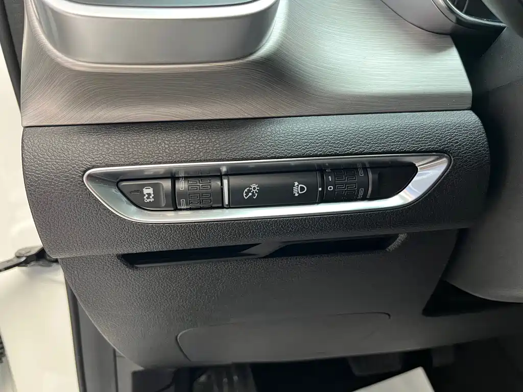 Geely Binyue — миниатюра 16