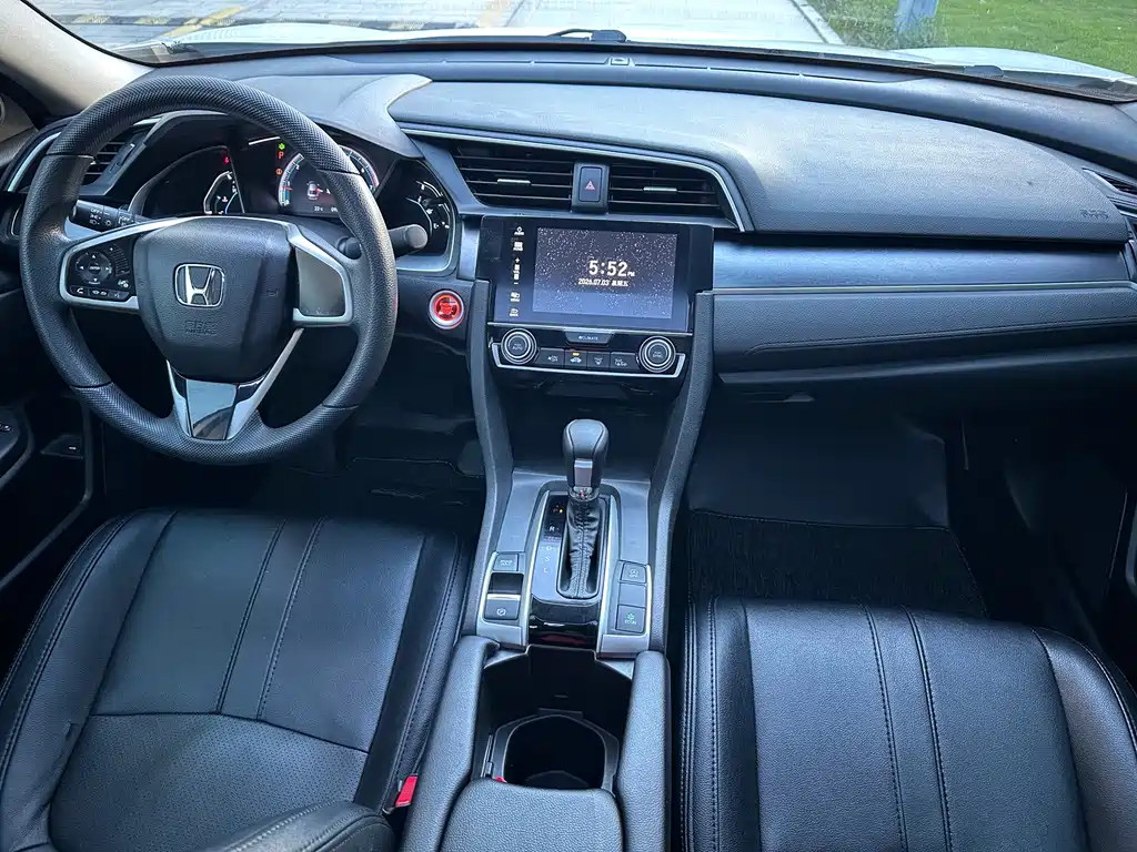 Honda Civic 2016 220TURBO CVT Luxury