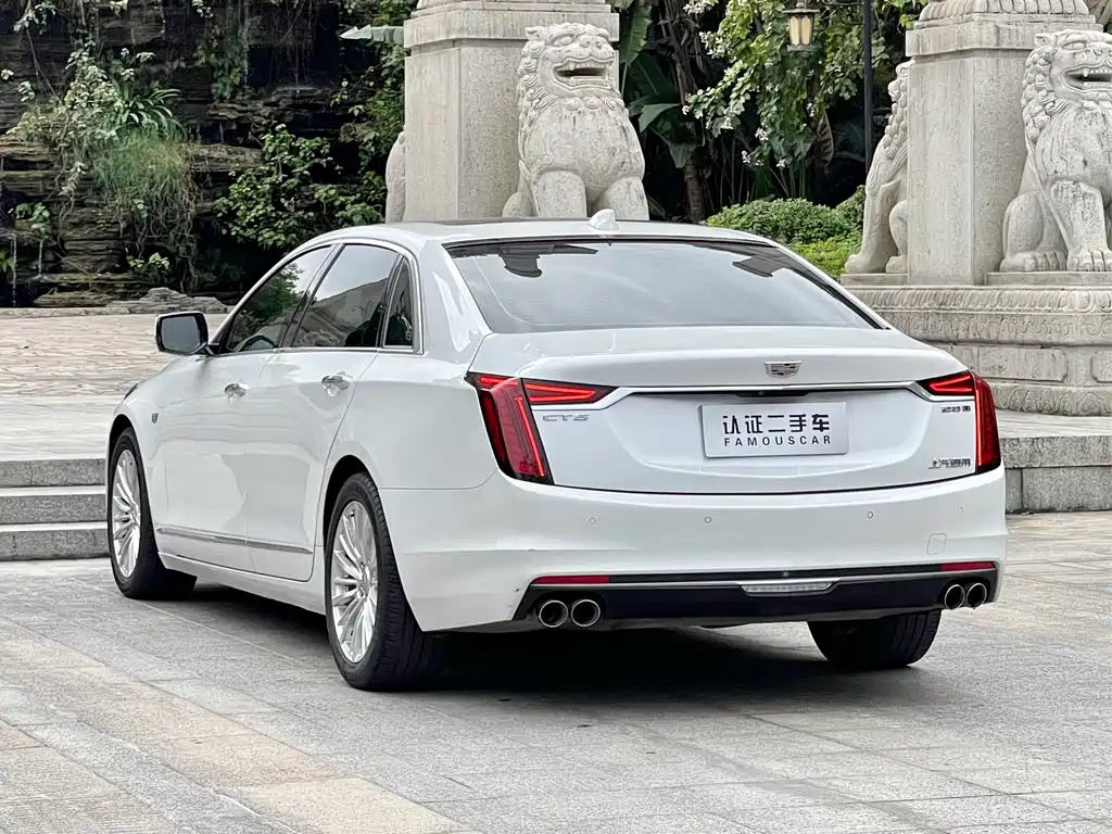 CADILLAC CT6