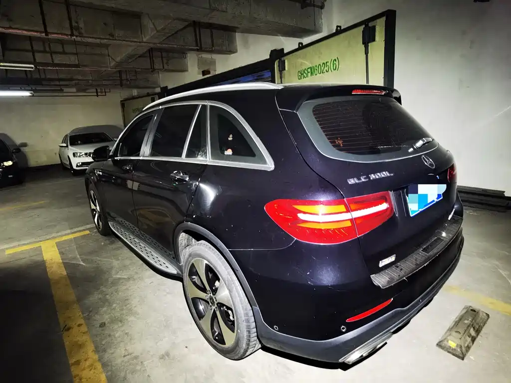 Mercedes-Benz GLC 2018 GLC 300 4MATIC Luxury