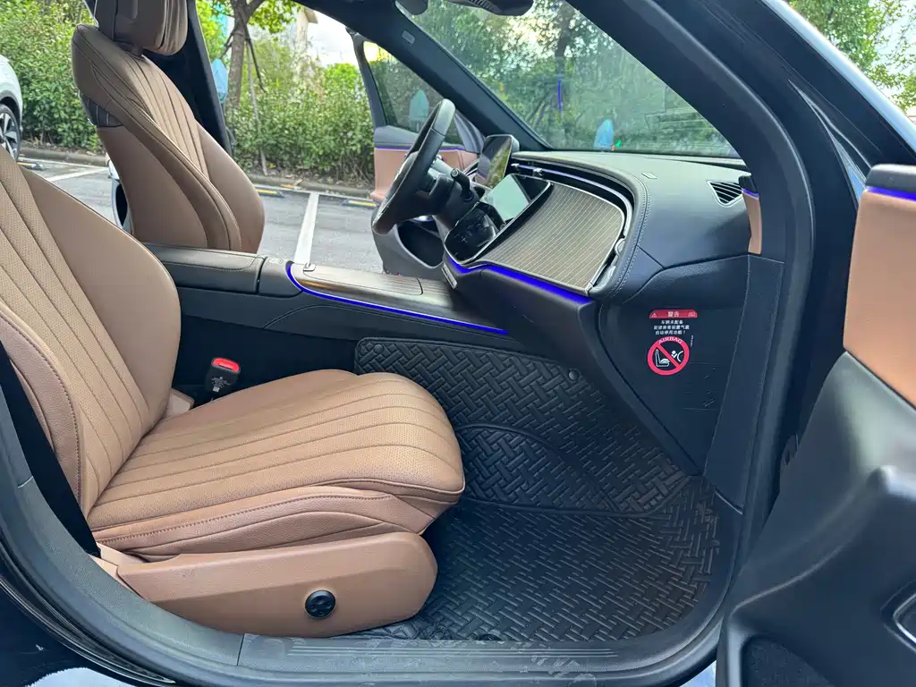 Mercedes-Benz E-Class — миниатюра 12