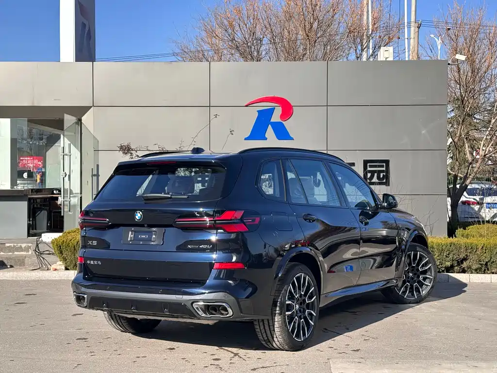 BMW X5 2025 xDrive 40Li M Sport