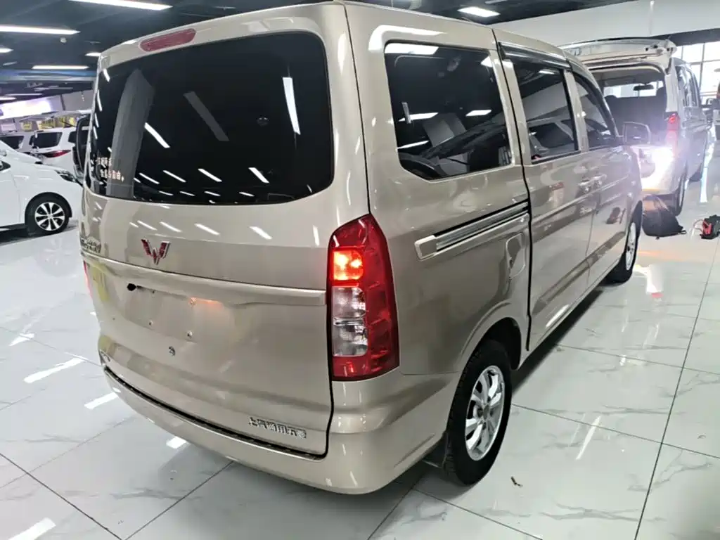 Wuling Hongguang V — миниатюра 7