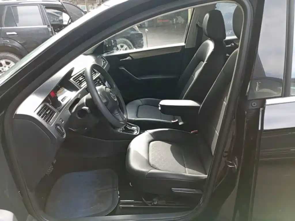 Volkswagen Santana — миниатюра 15
