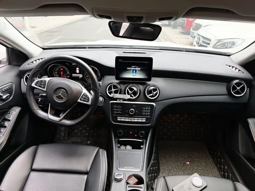 Mercedes-Benz GLA — миниатюра 10