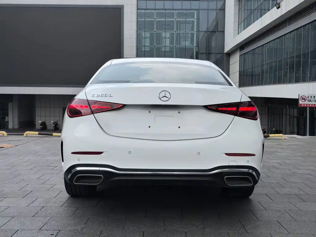 Mercedes-Benz C-Class — миниатюра 10