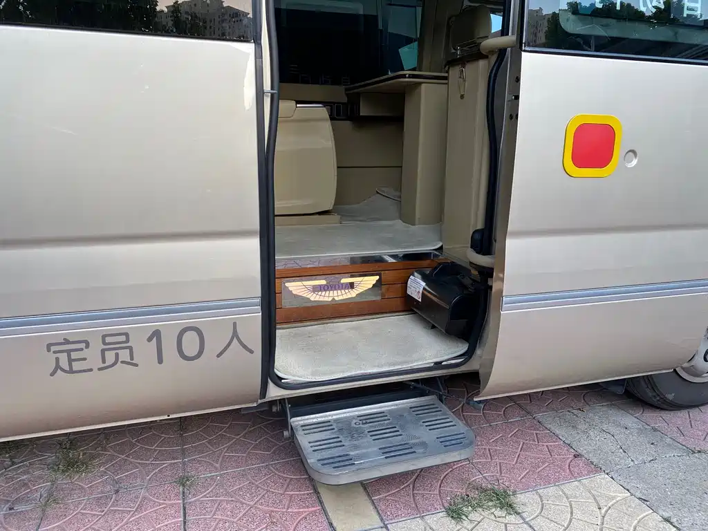 Toyota Coaster — миниатюра 17