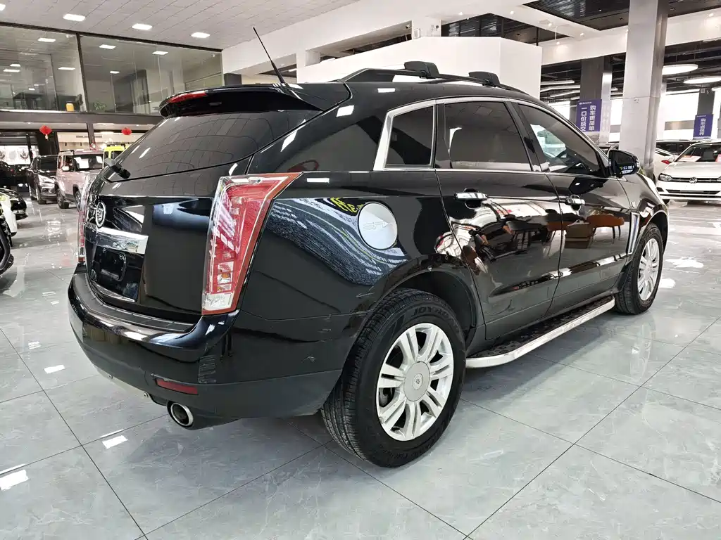 Cadillac SRX — миниатюра 7