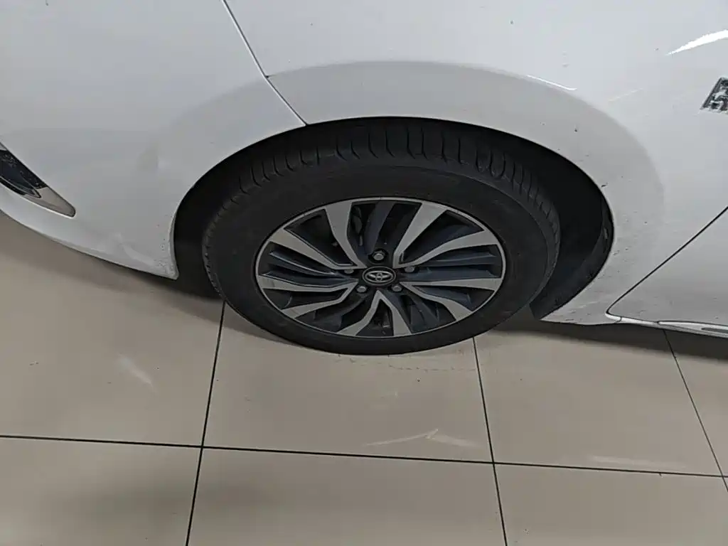 Toyota Corolla Hybrid — миниатюра 23