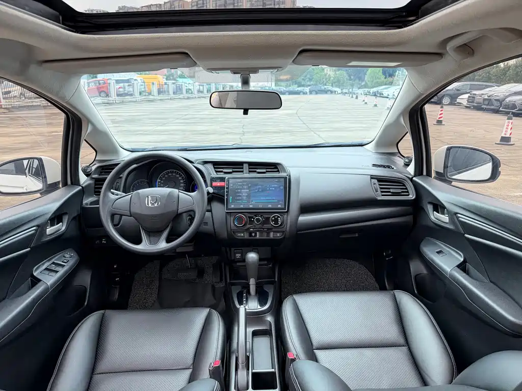 Honda Fit — миниатюра 8