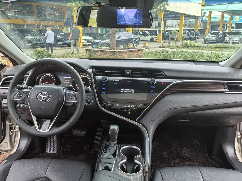 Toyota Camry 2019 2.0G Luxury VI