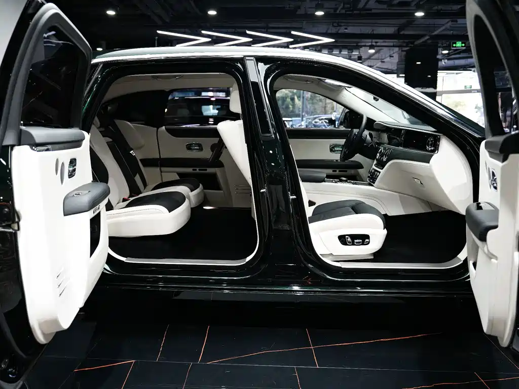 Rolls-Royce Ghost — миниатюра 41