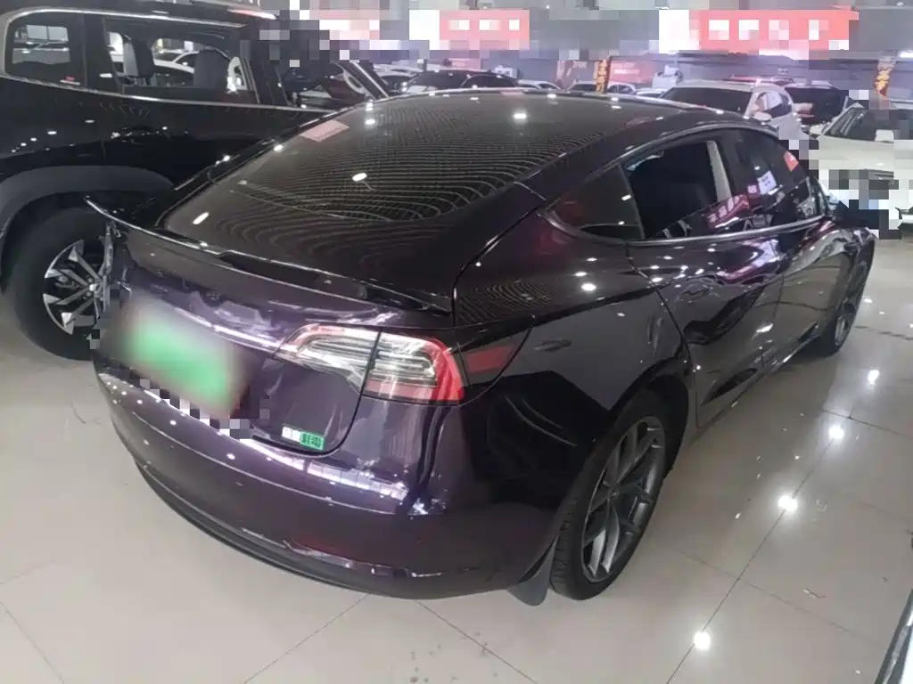 Tesla Model 3 — миниатюра 7