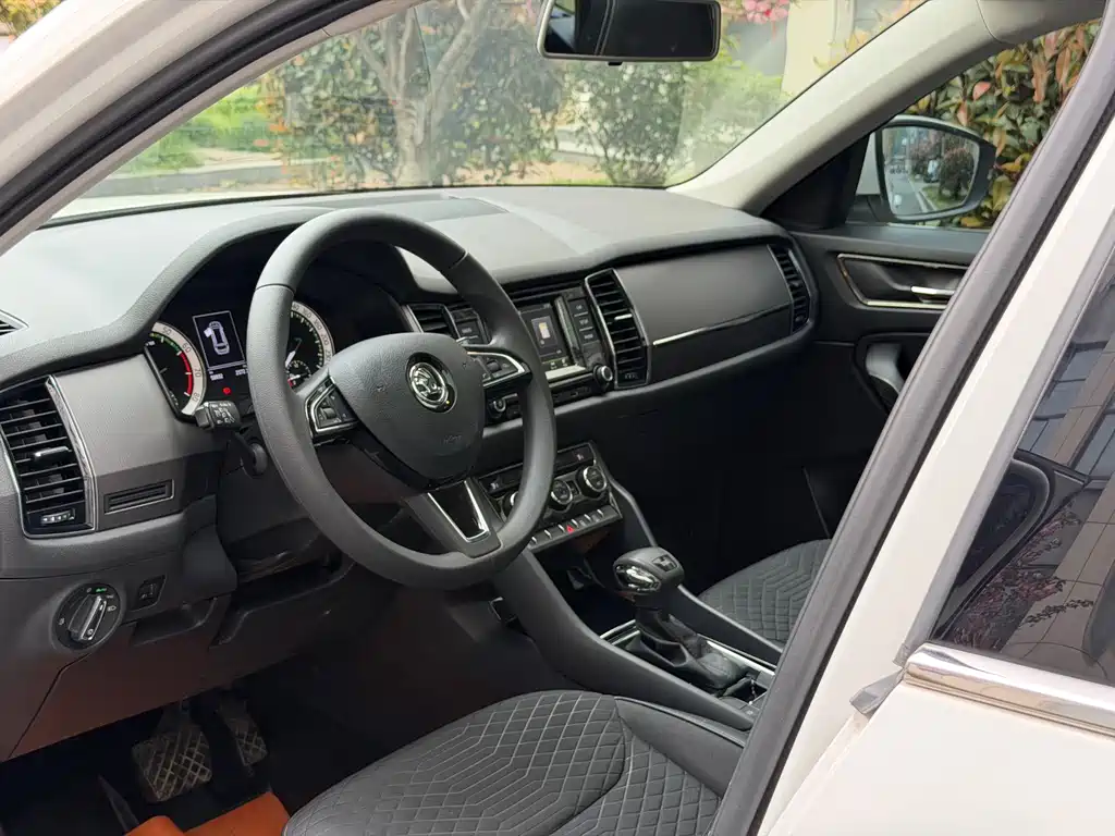 Skoda Kodiaq TSI330 5 seats 2WD Comfort Edition, фото 10