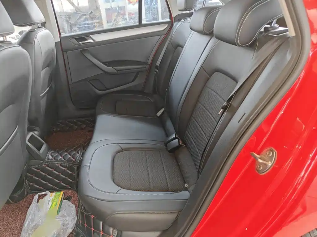 Skoda Rapid Spaceback — миниатюра 17